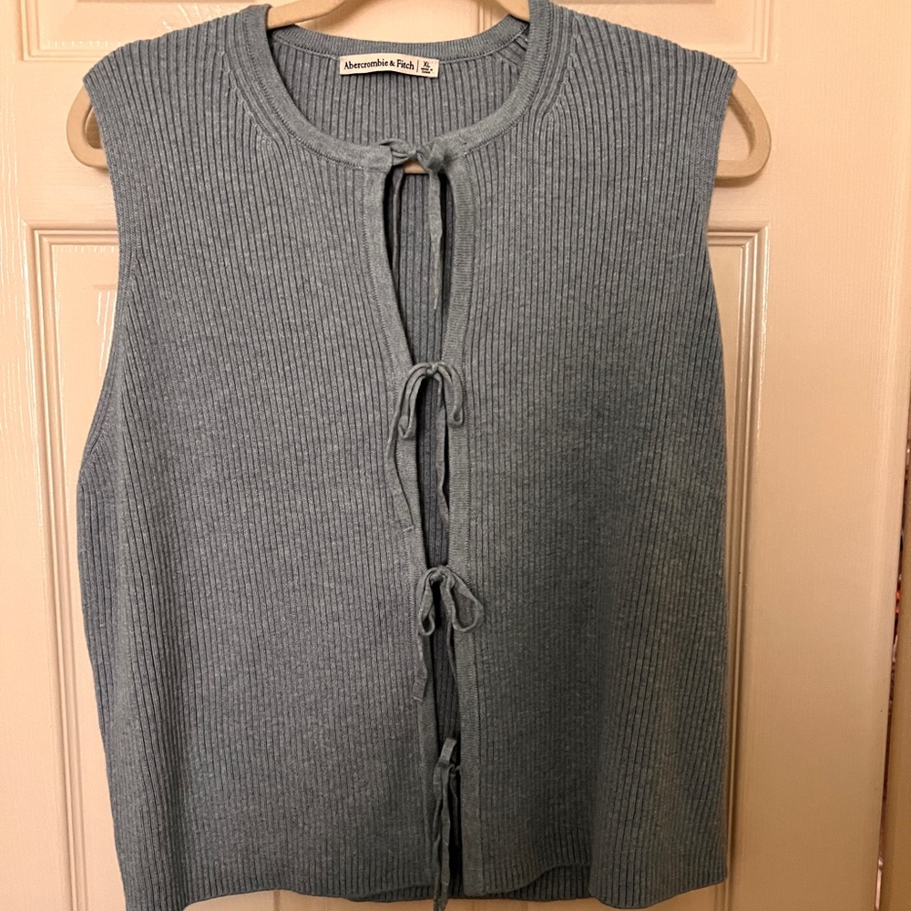 Abercrombje top, NwT, size XL